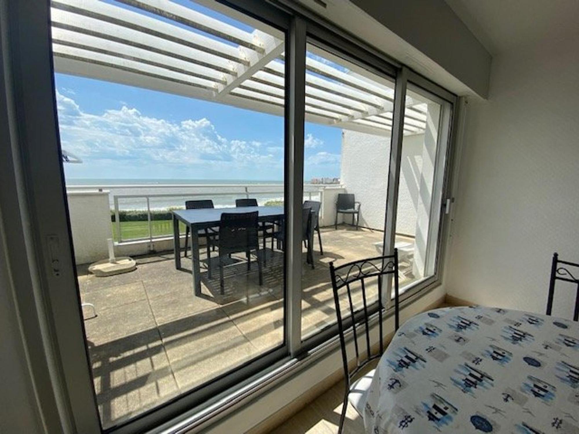 Appartement Moderne Avec Terrasse Et Garage A Royan - Fr-1-494-65 Exterior photo